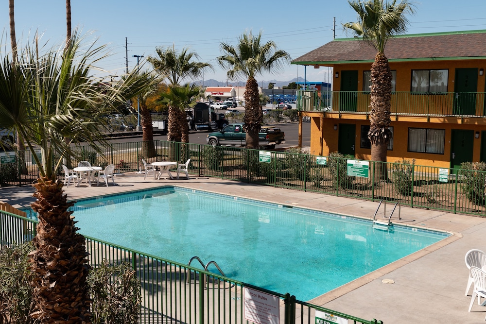 Econo Lodge Inn & Suites Yuma - photo 6