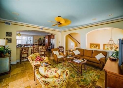 Exclusive Isla Bonita — 4-Star Luxury Hotel in Indian Rocks Beach, United States