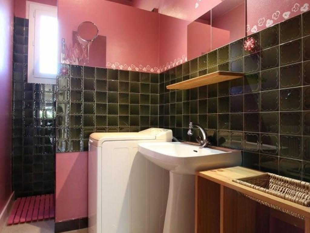 Gîte rénové avec terrasse près de Retournac FR 1 582 248 — hotel in Retournac