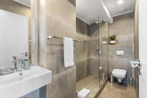 Harbour View Stylish Woodstock Apartment w Balcony