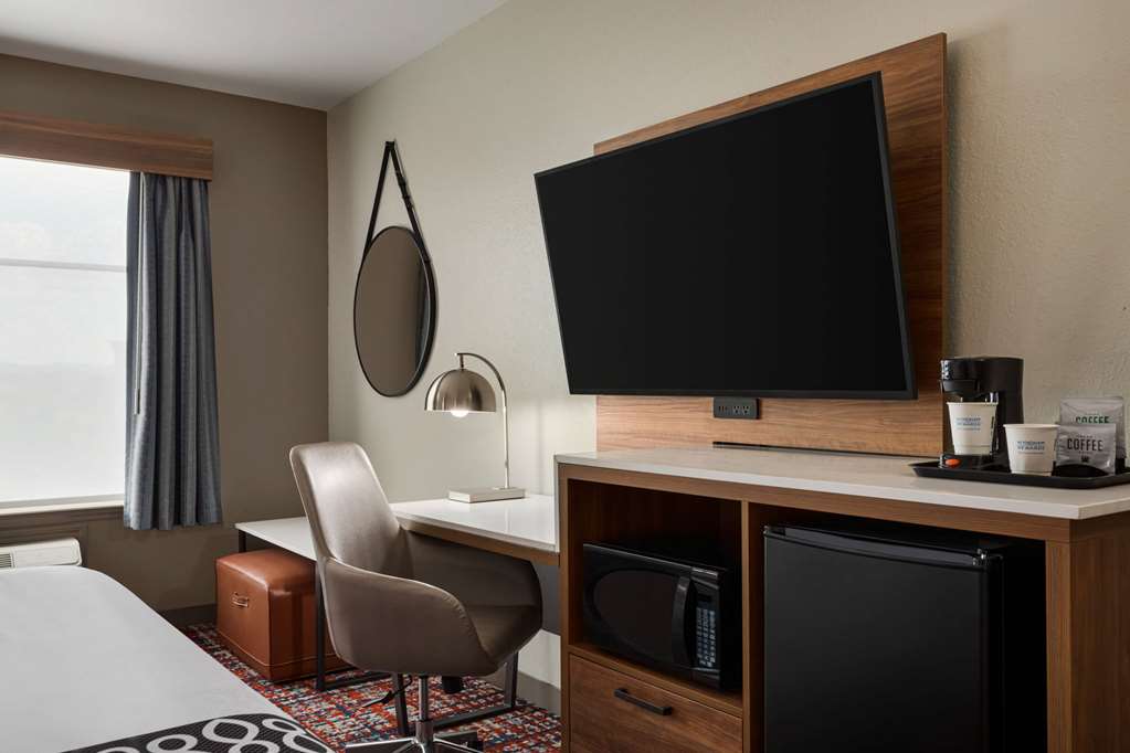 La Quinta Inn & Suites by Wyndham Oxford Anniston - photo 20