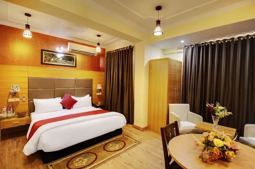 Hotel The Grand Mamta - carbon neutral hotel in Srinagar