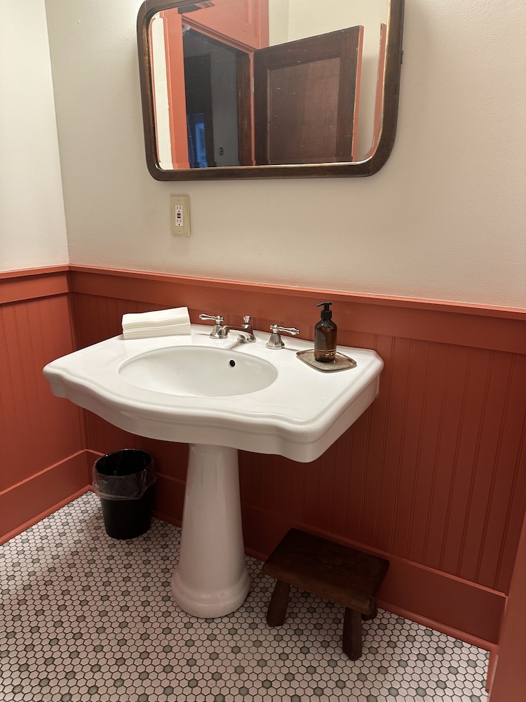 The Lyle Hotel - photo 28