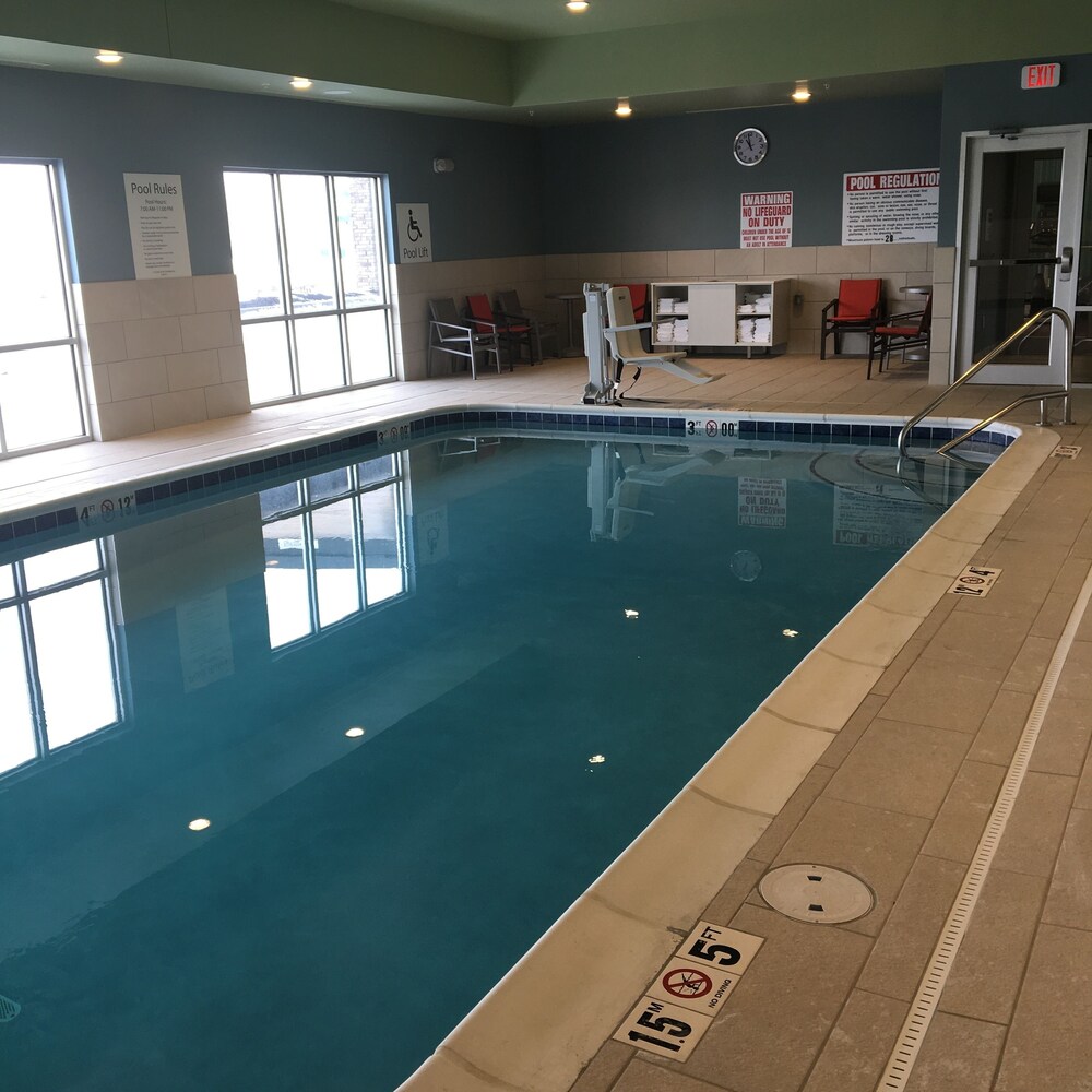 Holiday Inn Express and Suites Nebraska City by IHG - photo 5