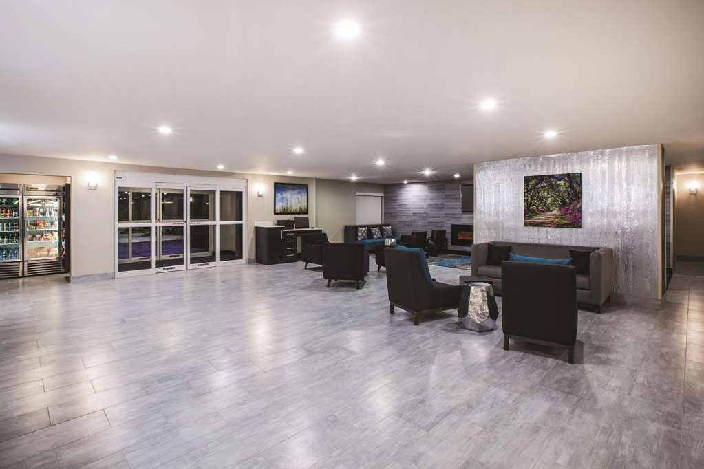 La Quinta Inn & Suites by Wyndham Walker Denham Springs - photo 5