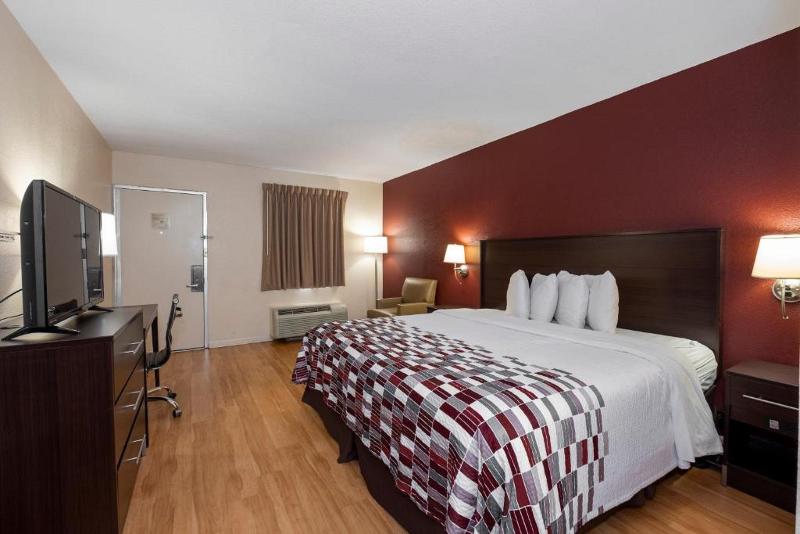 Red Roof Inn Knoxville North Merchants Drive - photo 22