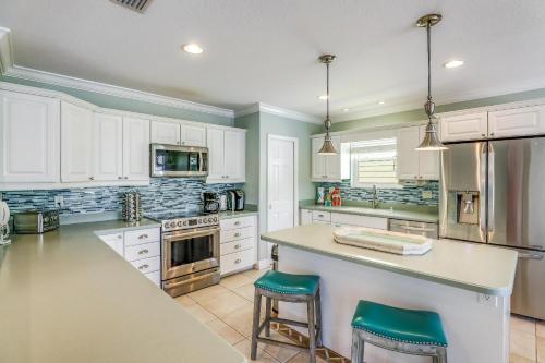 Beach Retreat - last minute hotel in Holmes Beach