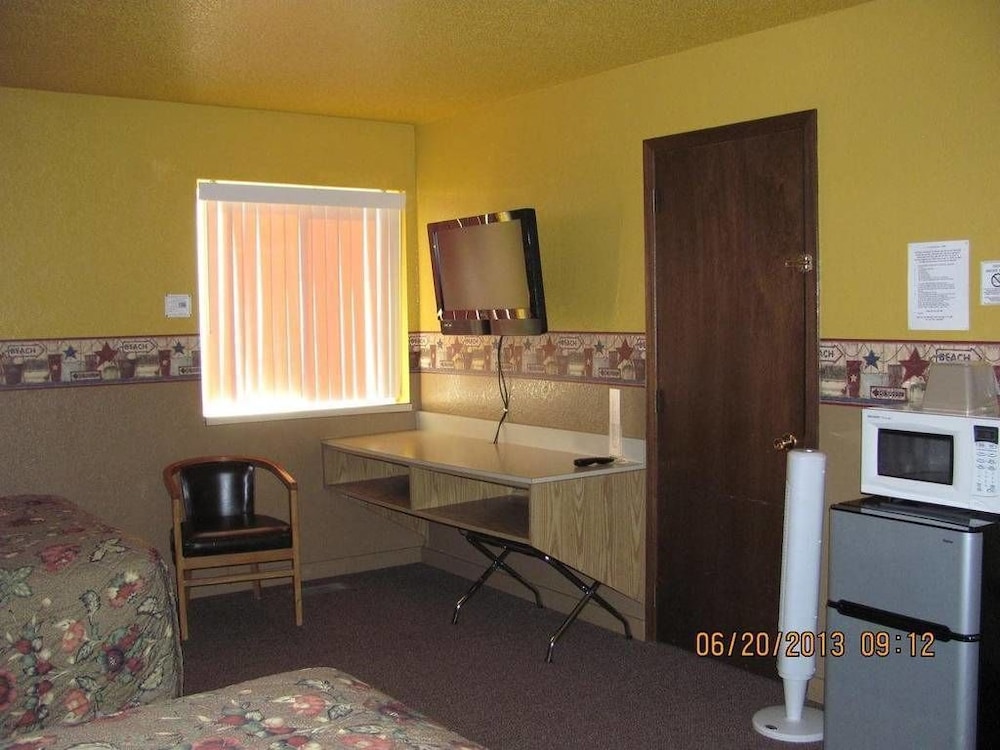 Earth Inn Motel - photo 6