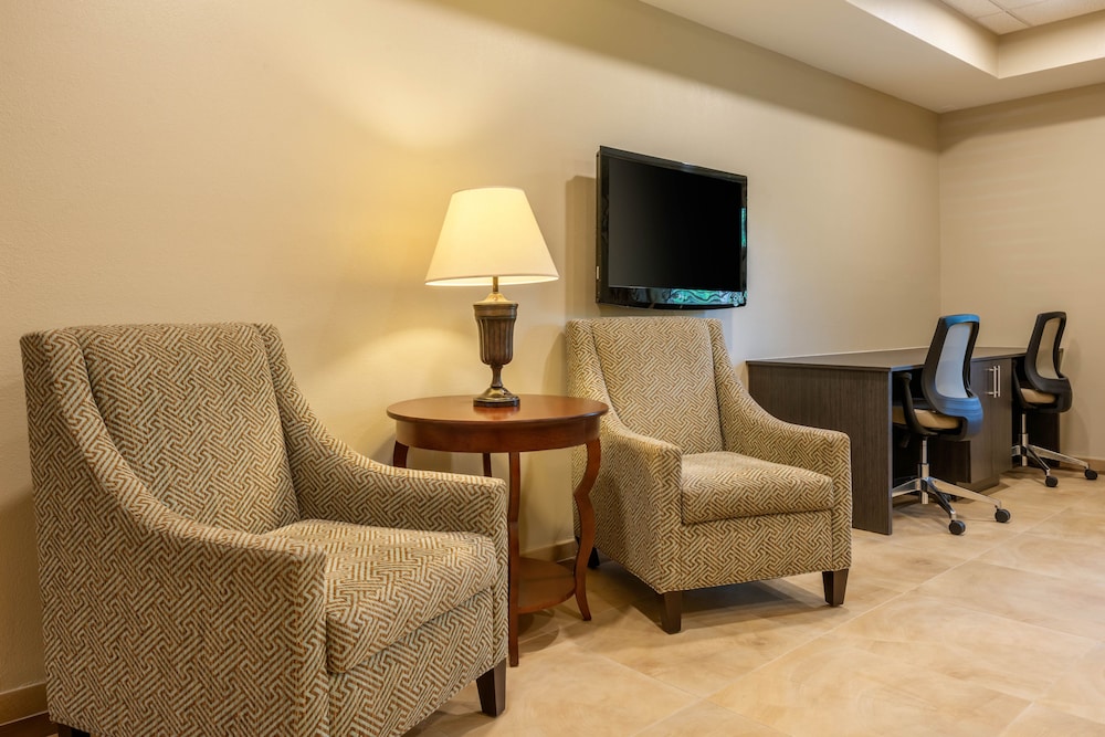 Candlewood Suites Fort Myers Sanibel Gateway by IHG - photo 16