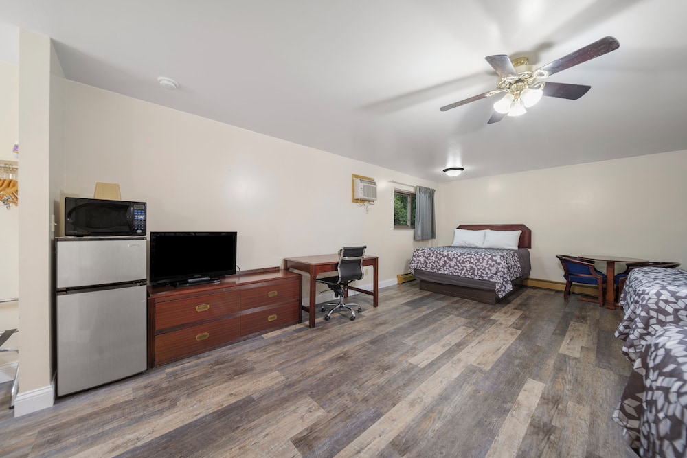 Kingsway Inn - photo 17