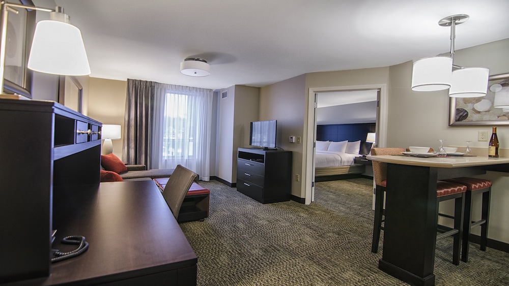 Staybridge Suites Marquette an IHG Hotel - photo 5
