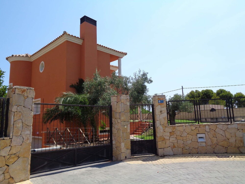 Mediterranean Villa — 4-Star Luxury Hotel in San Juan De Alicante, Spain