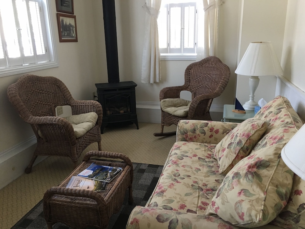 Camden Riverhouse Hotel - photo 42