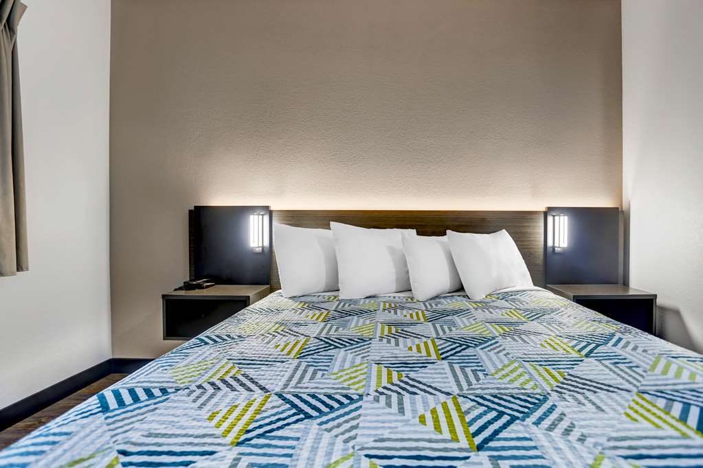 Motel 6 Weatherford TX - photo 11