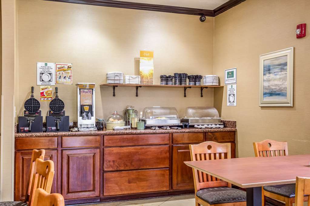 Quality Inn & Suites Seabrook NASA Kemah - photo 26