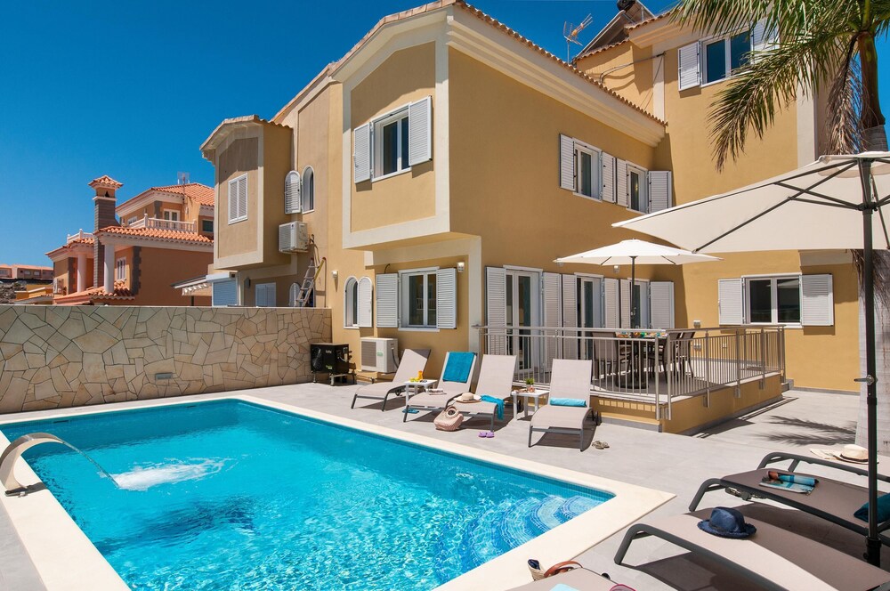 Curie with Pool by VillaGranCanaria — 4-Star Luxury Hotel in Maspalomas, Spain