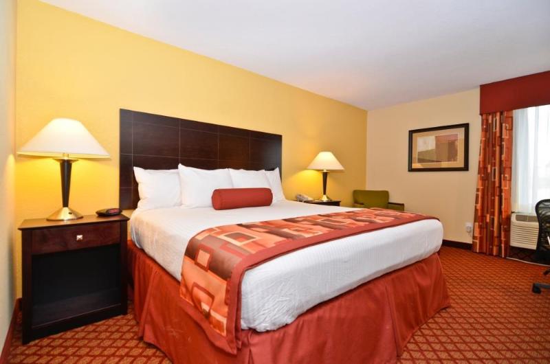 Best Western Plus Parkway Hotel - photo 47