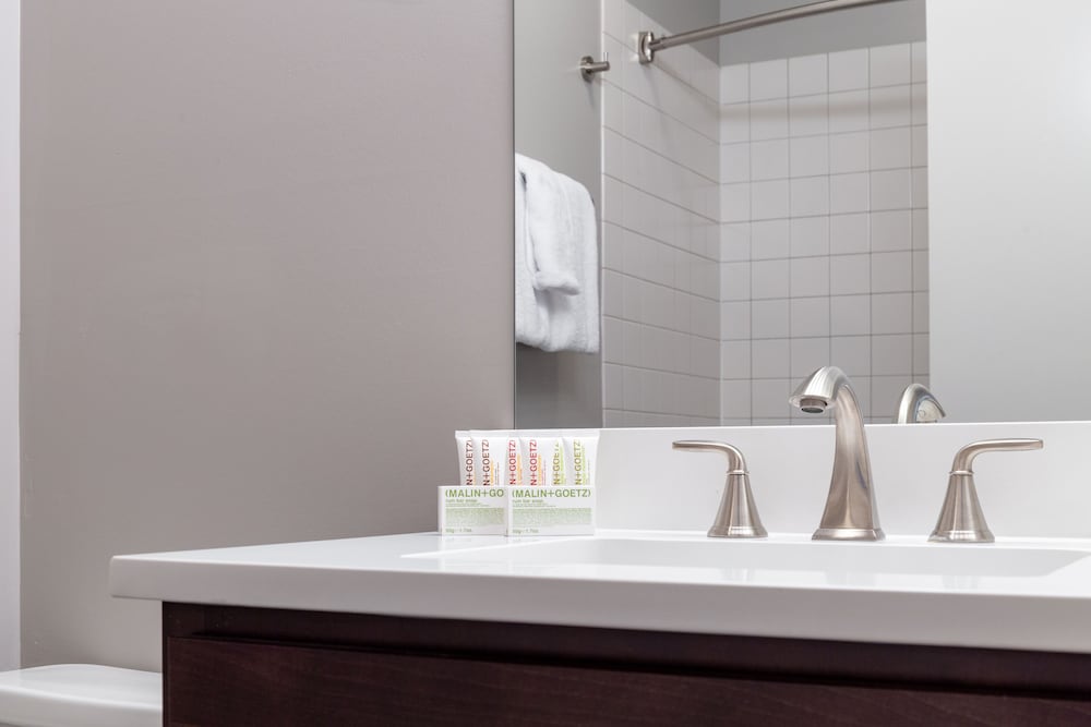 Bright South Loop Suites by Sonder - photo 2