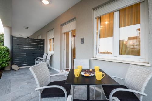 Family Apartment Dubrovnik private jacuzzi terrace private parking