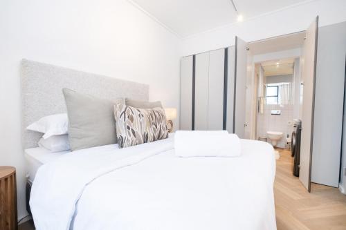 808 Zeeland Pier Lux Aprt with Parking Near CTICC