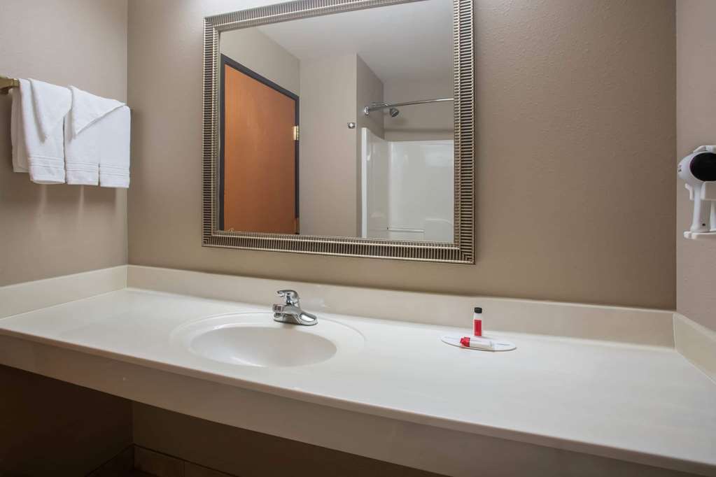 Super 8 by Wyndham Union - photo 10