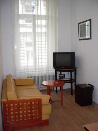 Black Apple - carbon neutral hotel in Jozsefvaros