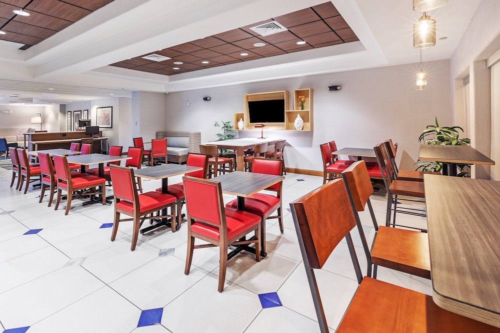 Holiday Inn Express & Suites Austin NE Hutto by IHG - photo 65