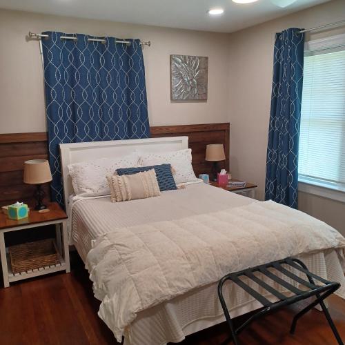 Near the Center of it All in Raleigh, United States