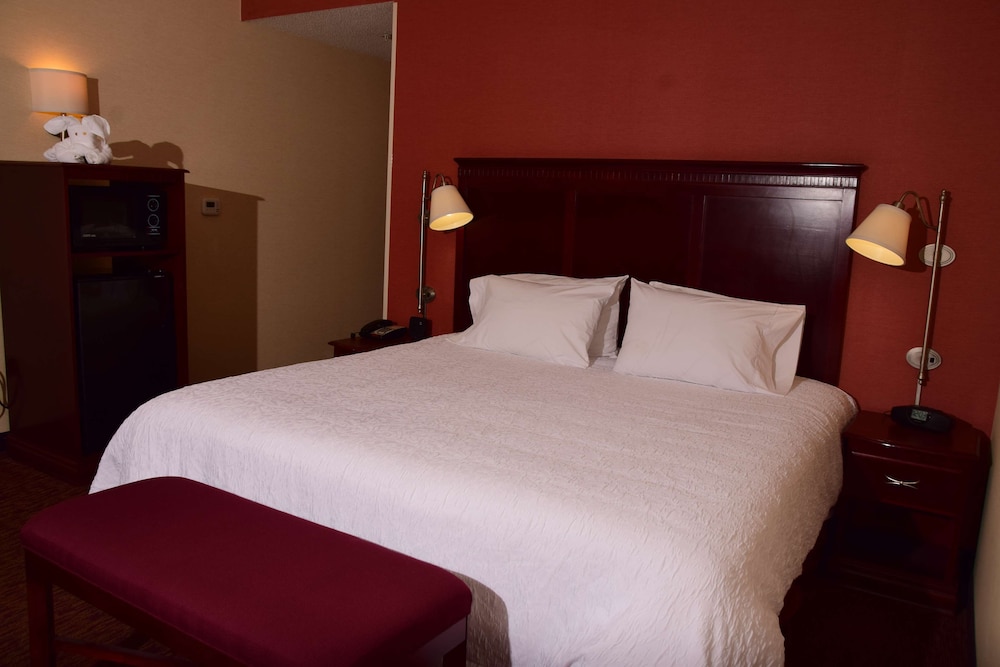 Hampton Inn Indiana - photo 9