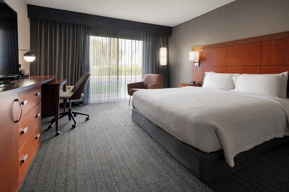 Courtyard by Marriott Fresno - photo 5
