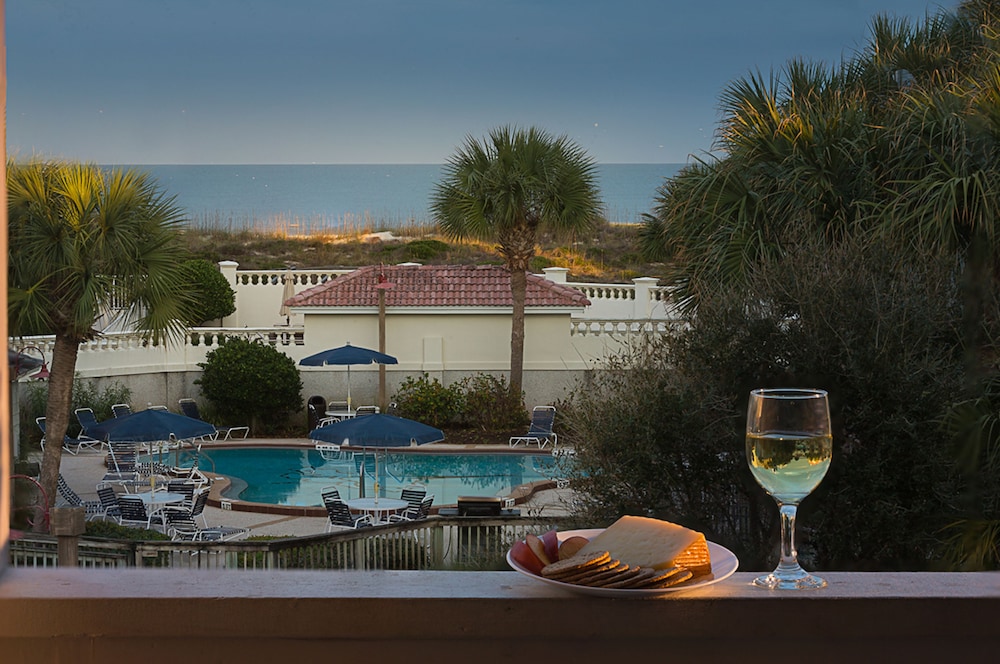 Hibiscus Oceanfront Resort - photo 33