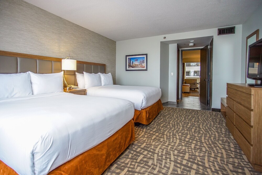 Ramada by Wyndham Southfield - photo 4