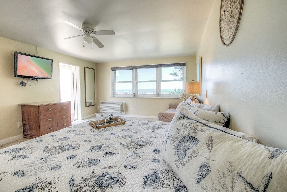 Daytona Shores Inn & Suites - photo 6