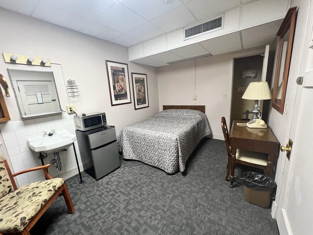 Canfield Hotel - photo 5
