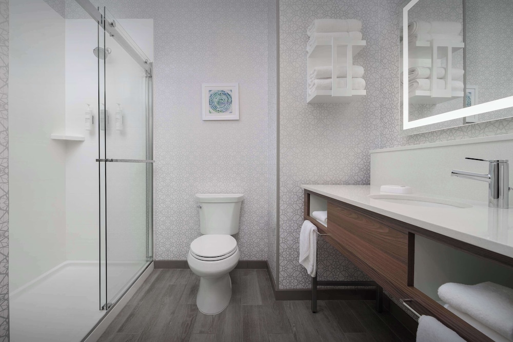 Hampton Inn and Suites by Hilton Naples South - photo 30