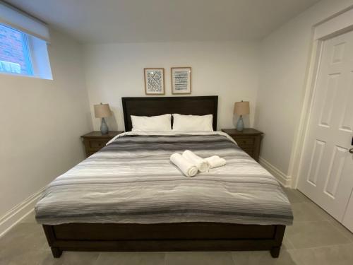 Yorkmills And Bayview B Spacious And Stylish Private Bdr With Shared Bathroom — Toronto
