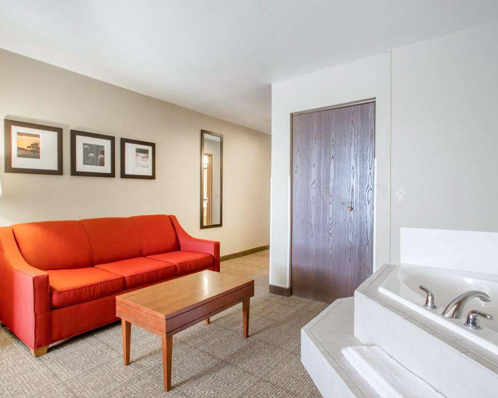 Comfort Inn Bolivar - photo 18