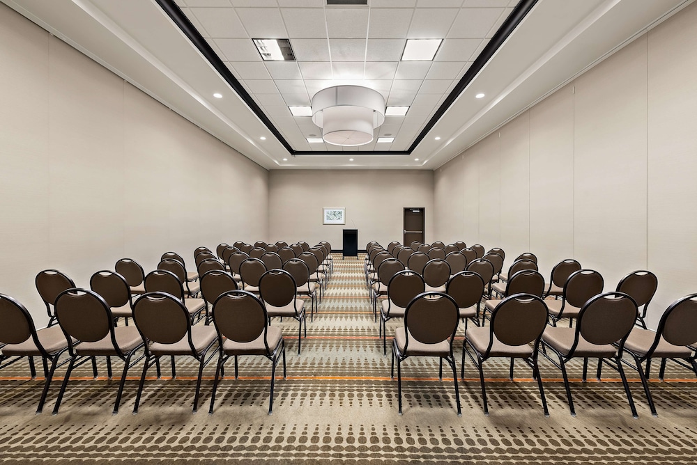 Hilton Garden Inn Findlay - photo 40