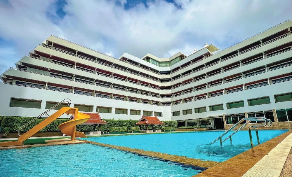 Patong Resort Hotel SHA Extra Plus - last minute hotel in Phuket