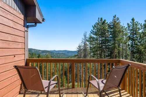 Mountain View Apartment Near Downtown & Trails — 4-Star Luxury Hotel in Evergreen, United States