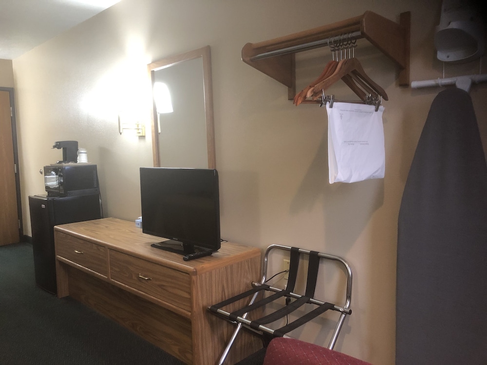 Americas Best Value Inn Onawa - photo 8