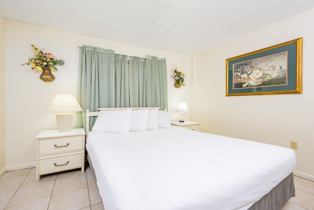 Driftwood Towers 5e 2 Bedroom Condo - photo 4