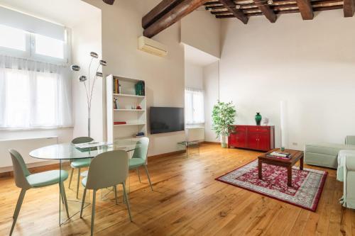 Pantheon Palace Loft by RomeLoft