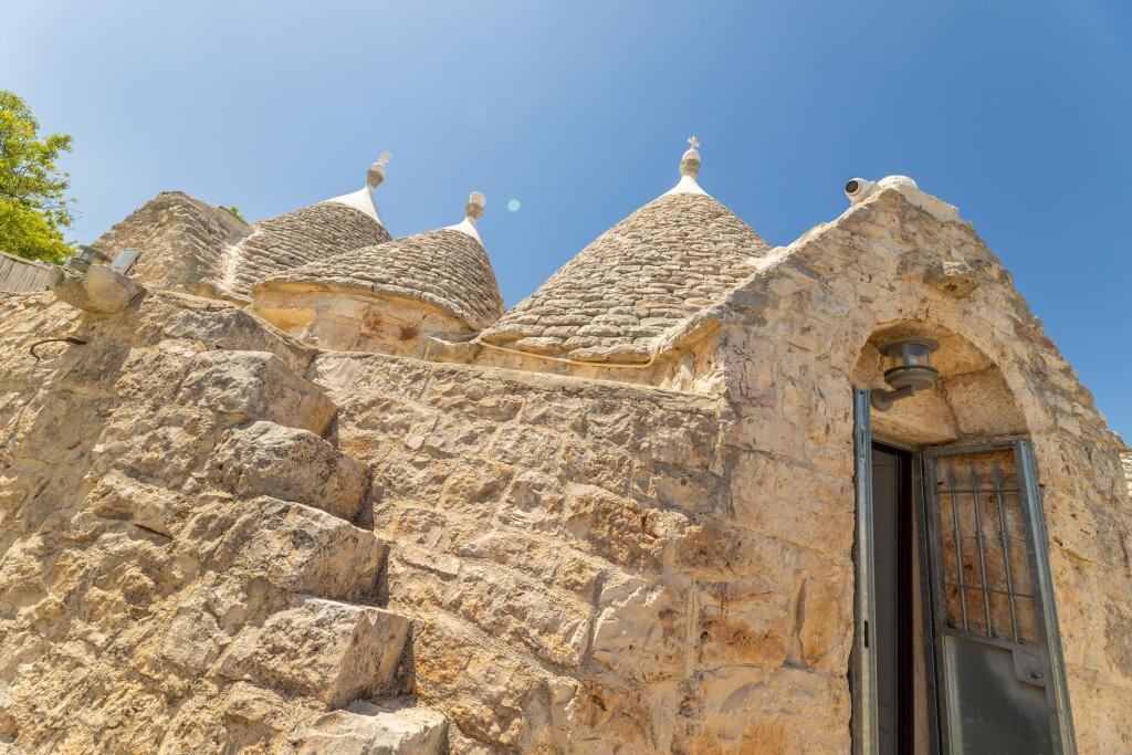 Villa Trullo Bianco — 4-Star Luxury Hotel in Ostuni, Italy