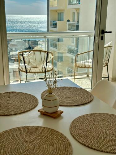 Hermoso Depto. Muy Luminoso a pasos del Mar — 4-Star Luxury Hotel in Puerto Madryn, Argentina