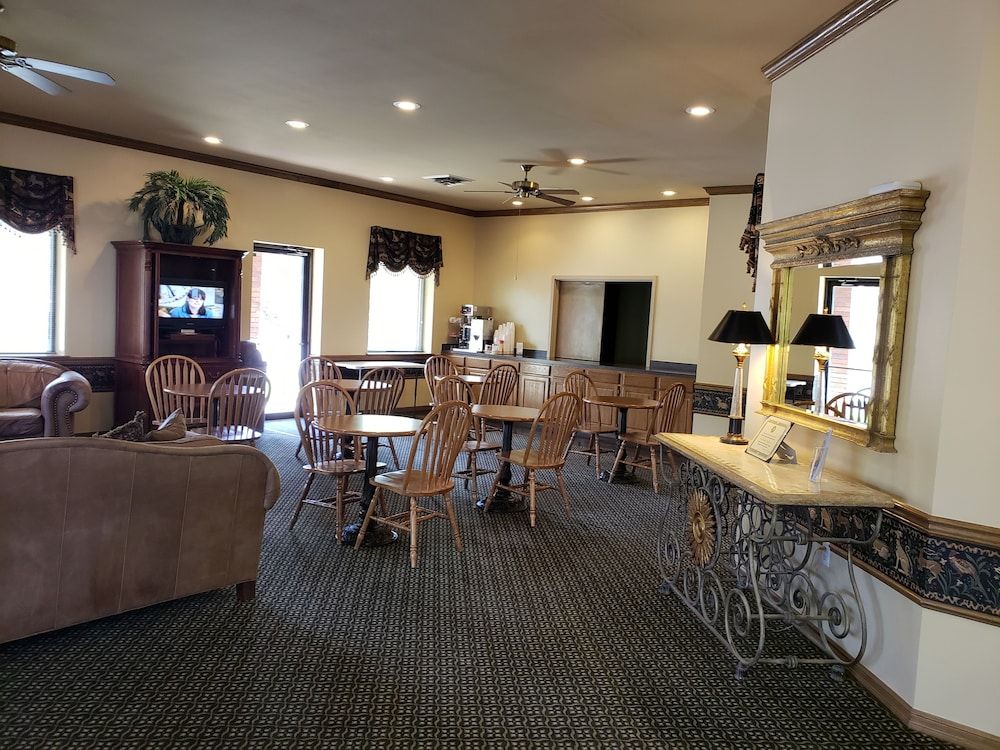 Hotsprings Village Inn - photo 19