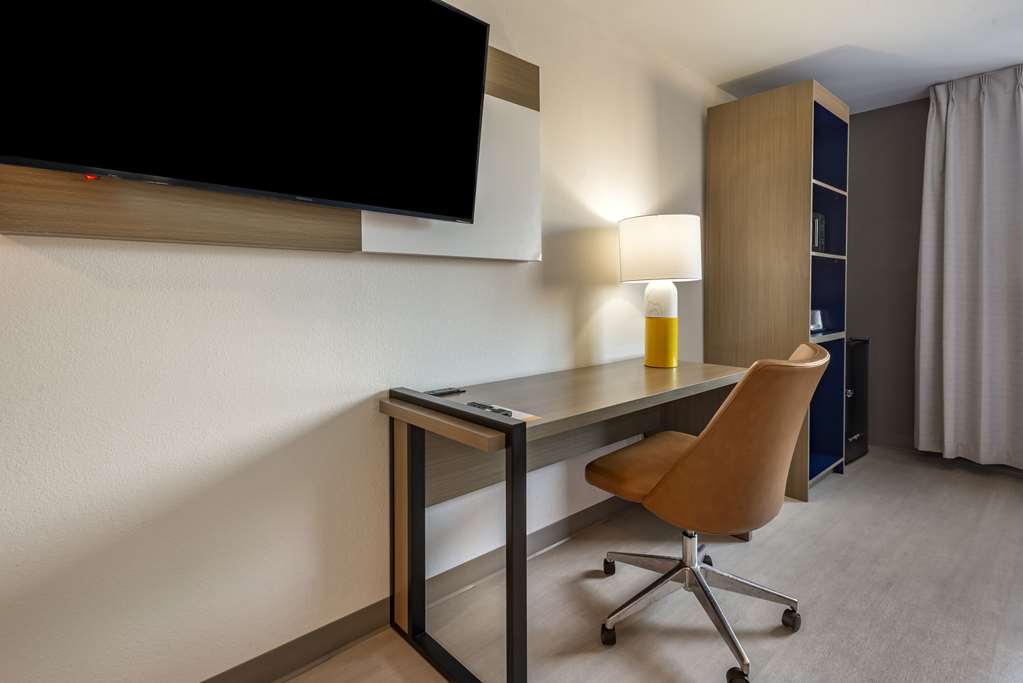 Comfort Inn Philadelphia International Airport - photo 13