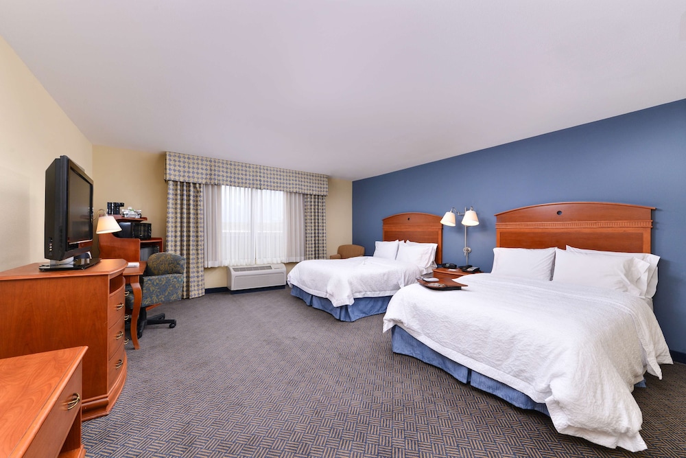 Hampton Inn Evanston - photo 12
