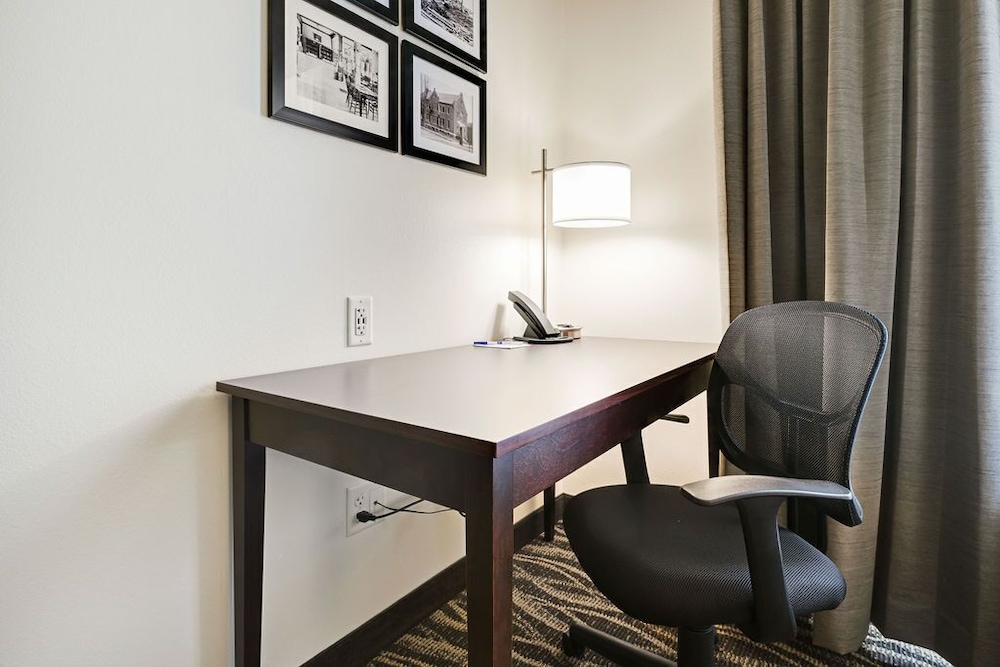 Cobblestone Hotel & Suites Mosinee - photo 53