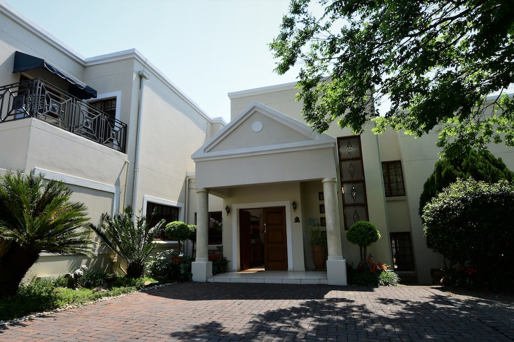 Highgrove Guesthouse — 4-Star Luxury Hotel in Johannesburg, South Africa